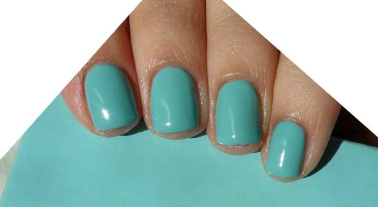 Blue Nail Polish: The Meaning Behind the Color - wide 1