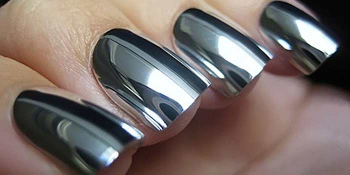 metallic mirror nail polish